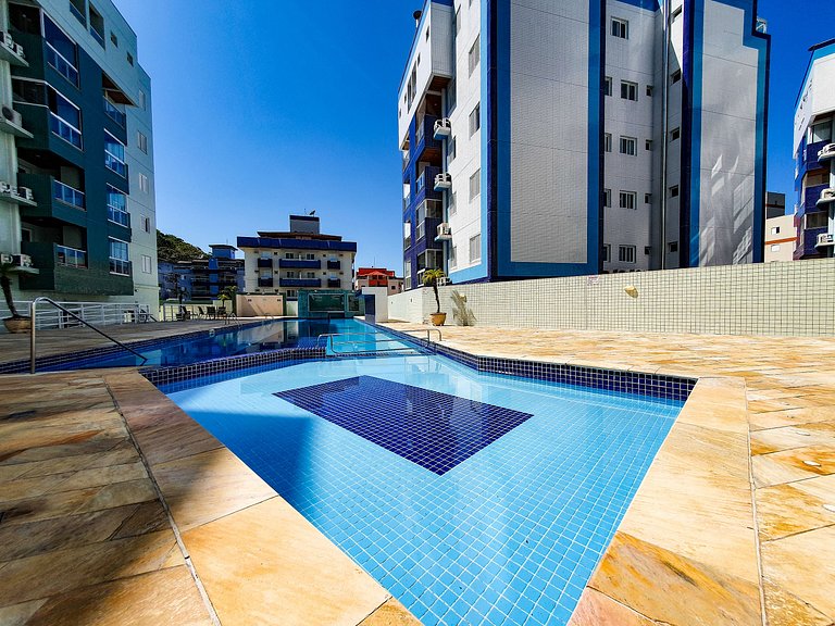 Apartamento com Piscina Aquecida - TF J307