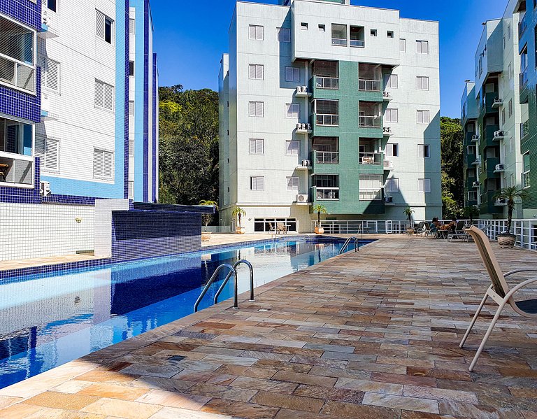 Apartamento com Piscina Aquecida - TF J307